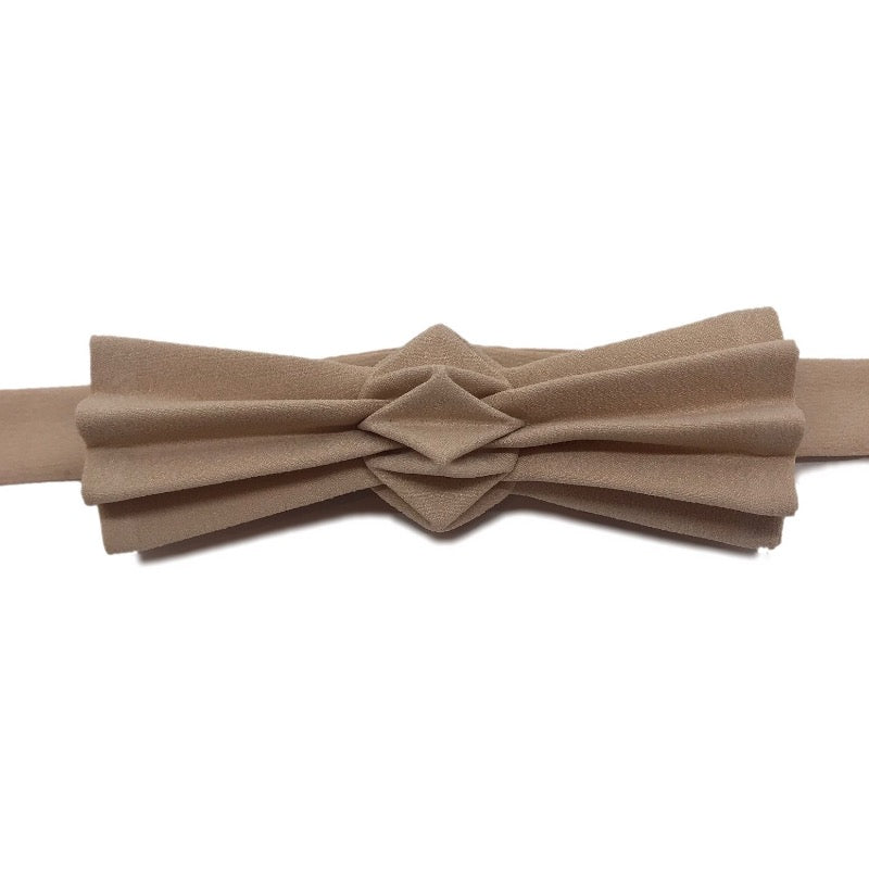 Sand bow tie