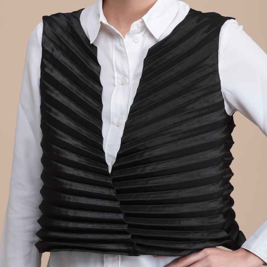The Vest - black