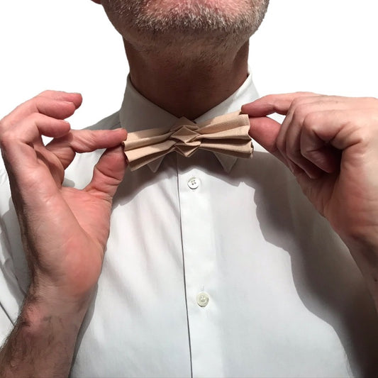 Sand bow tie